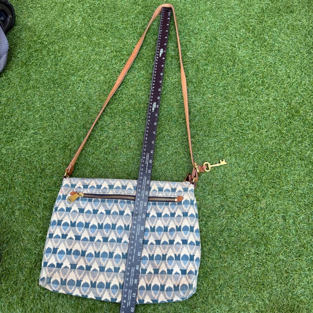 Fossil Kinley Crossbody Purse Front‎ Flap Pocket Blue Aztec Fabric Tan Leather - Picture 10 of 10
